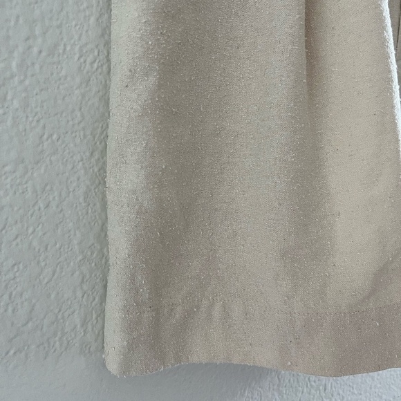 JENNI KAYNE | Bestselling Raw Silk Pleated High Waisted Short in Ivory | Size 12 - Picture 7 of 14